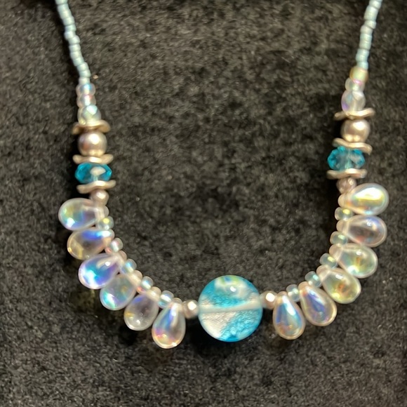 Beautiful handcrafted, boutique, necklace, and earring, set - Picture 5 of 5